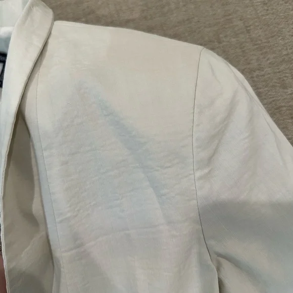 Eileen Fisher Cream Blazer Modern Tailored Design - Picture 8 of 8